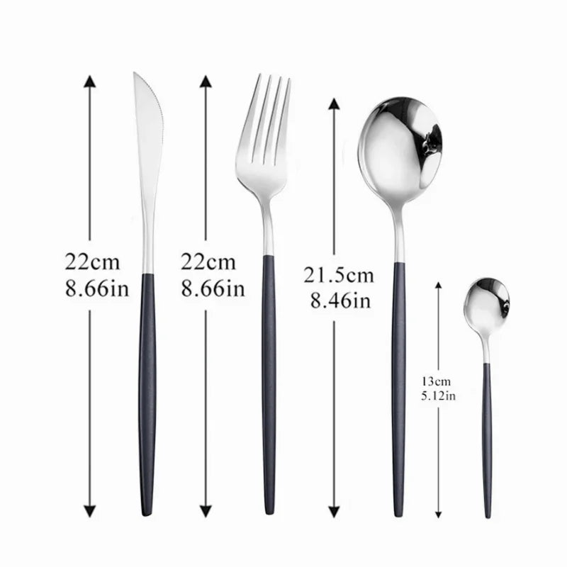 Juego de cubiertos de acero inoxidable con tenedor, cuchara, cuchillo y palillos