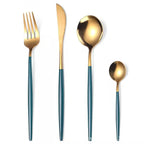 Juego de cubiertos de acero inoxidable con tenedor, cuchara, cuchillo y palillos