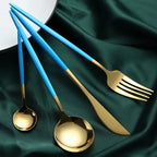 Juego de cubiertos de acero inoxidable con tenedor, cuchara, cuchillo y palillos