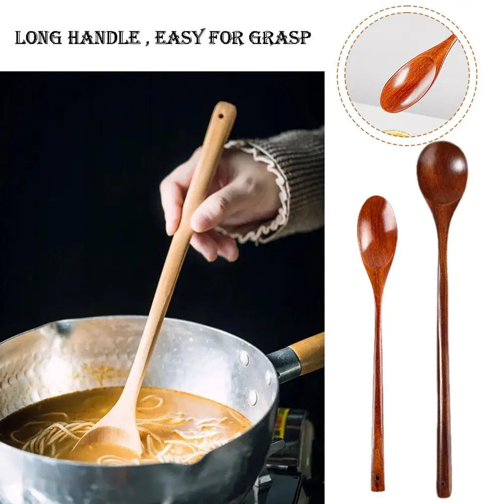 Cuchara de servir de madera con mango largo
